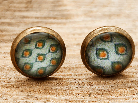 Clous d'oreille, cabochon de 8mm de diamètre en résine sur imprimé, motif asymétrique, fait main