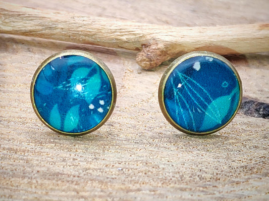 Clous d'oreille, cabochon de 10mm de diamètre en résine sur imprimé, motif asymétrique, fait main