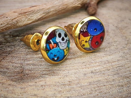 Clous d'oreille, acier inoxydable, cabochon de 8mm de diamètre en résine sur imprimé, motif asymétrique, fait main