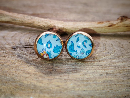 Clous d'oreille, acier inoxydable, cabochon de 8mm de diamètre en résine sur imprimé, fait main