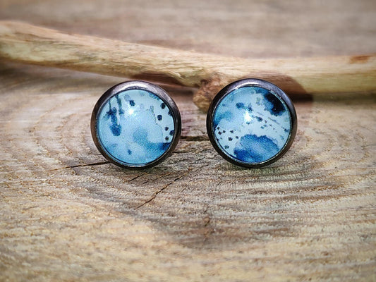 Clous d'oreille, acier inoxydable, cabochon de 8mm de diamètre en résine sur imprimé, motif asymétrique, fait main