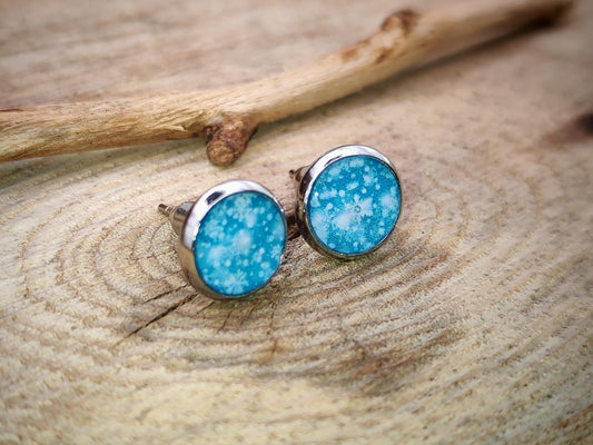 Clous d'oreille, acier inoxydable, cabochon de 8mm de diamètre en résine sur imprimé, motif asymétrique, fait main
