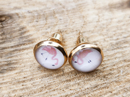 Clous d'oreille de 8mm de diamètre en résine sur imprimé, motif asymétrique, fait main