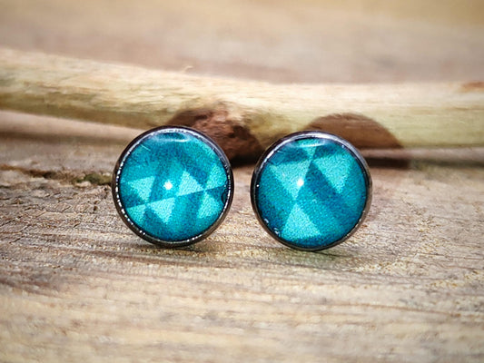 Clous d'oreille, acier inoxydable, cabochon de 6mm de diamètre en résine sur imprimé, motif asymétrique, fait main