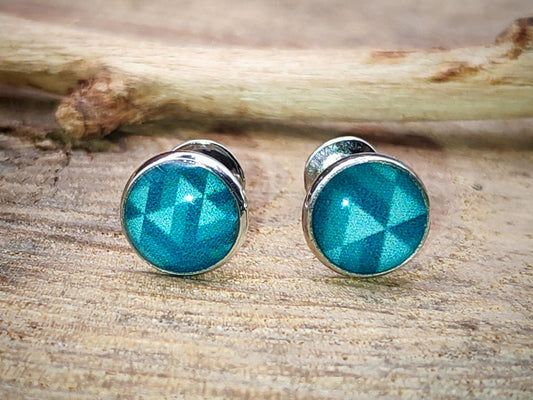 Clous d'oreille, acier inoxydable, cabochon de 6mm de diamètre en résine sur imprimé, motif asymétrique, fait main