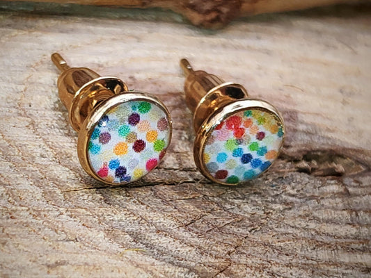 Clous d'oreille, acier inoxydable, cabochon de 6mm de diamètre en résine sur imprimé, fait main
