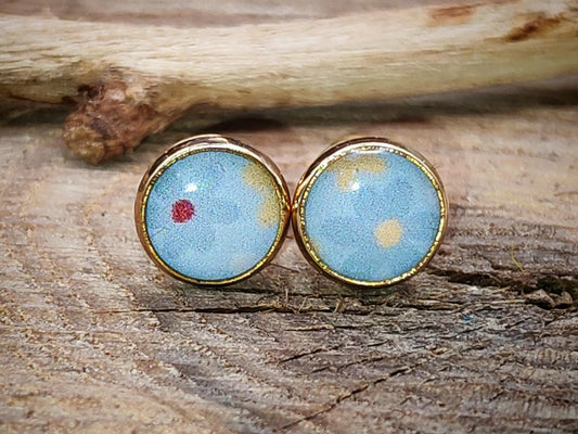 Clous d'oreille, acier inoxydable, cabochon de 6mm de diamètre en résine sur imprimé, fait main