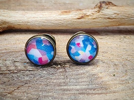 Clous d'oreille, laiton couleur bronze, cabochon de 6mm de diamètre en résine sur imprimé, fait main