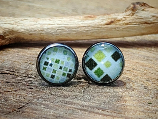 Clous d'oreille, acier inoxydable, cabochon de 6mm de diamètre en résine sur imprimé, motif asymétrique, fait main