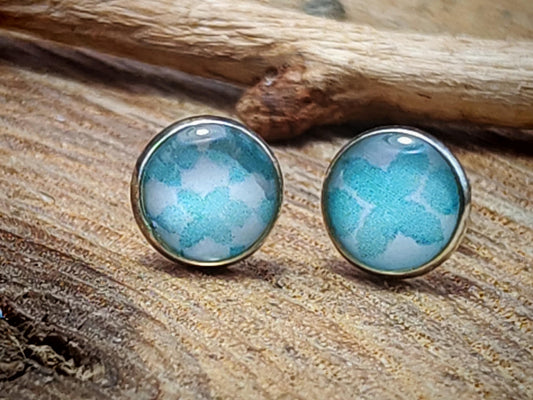 Clous d'oreille, acier inoxydable, cabochon de 6mm de diamètre en résine sur imprimé, fait main