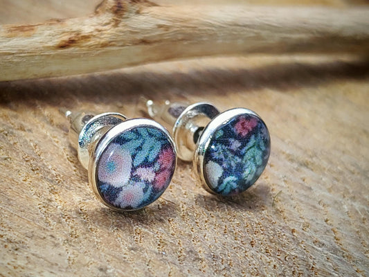 Clous d'oreille, cabochon de 6mm de diamètre en résine sur imprimé, fait main