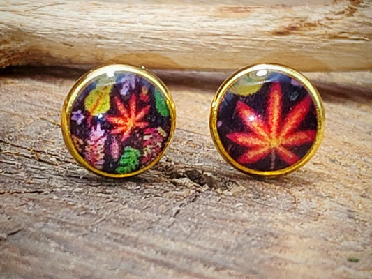 Clous d'oreille, acier inoxydable, cabochon de 6mm de diamètre en résine sur imprimé, fait main