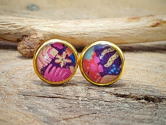Clous d'oreille, acier inoxydable, cabochon de 6mm de diamètre en résine sur imprimé, motif asymétrique, fait main