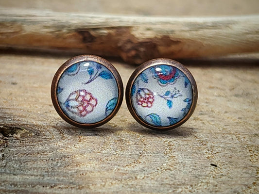 Clous d'oreille, cabochon de 6mm de diamètre en résine sur imprimé, fait main