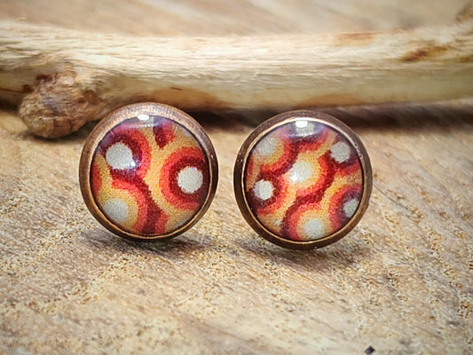 Clous d'oreille, acier inoxydable, cabochon de 6mm de diamètre en résine sur imprimé, motif asymétrique, fait main