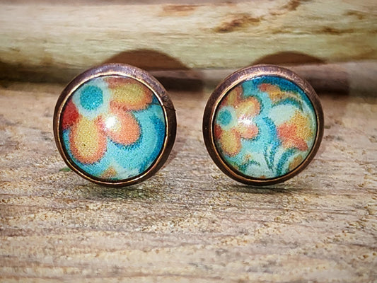 Clous d'oreille, acier inoxydable, cabochon de 6mm de diamètre en résine sur imprimé, motif asymétrique, fait main