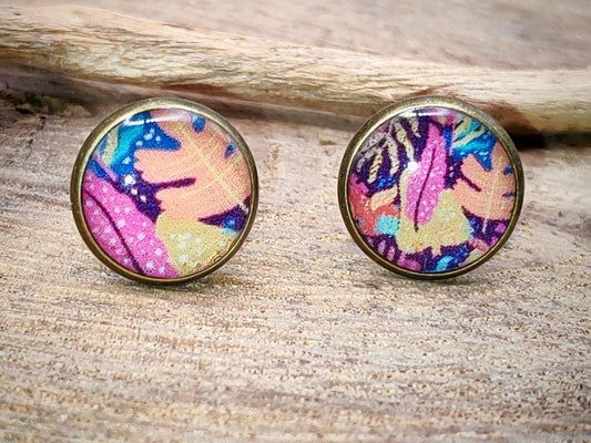 Clous d'oreille, cabochon de 10mm de diamètre en résine sur imprimé, motif asymétrique, fait main