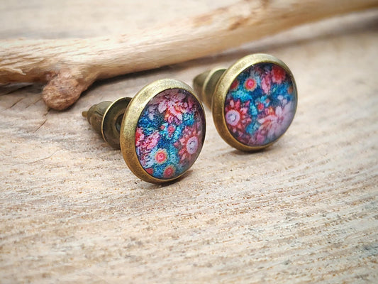 Clous d'oreille, cabochon de 8mm de diamètre en résine sur imprimé, fait main