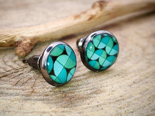 Clous d'oreille, acier inoxydable, cabochon de 8mm de diamètre en résine sur imprimé, motif asymétrique, fait main