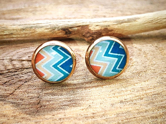 Clous d'oreille, acier inoxydable, cabochon de 8mm de diamètre en résine sur imprimé, fait main