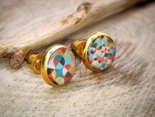 Clous d'oreille, acier inoxydable, cabochon de 8mm de diamètre en résine sur imprimé, motif asymétrique, fait main