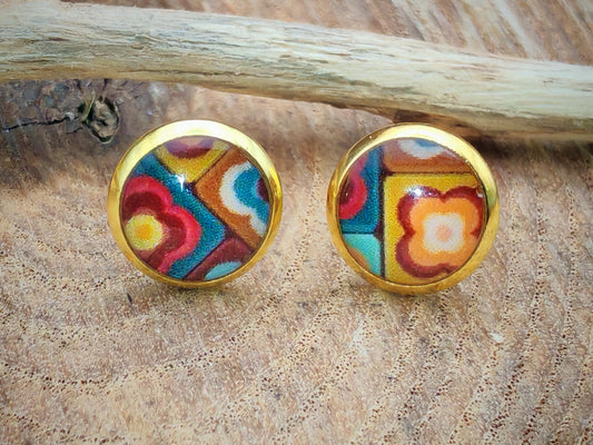Clous d'oreille, acier inoxydable, cabochon de 8mm de diamètre en résine sur imprimé, motif asymétrique, fait main