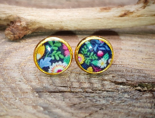 Clous d'oreille, acier inoxydable, cabochon de 6mm de diamètre en résine sur imprimé, motif asymétrique, fait main