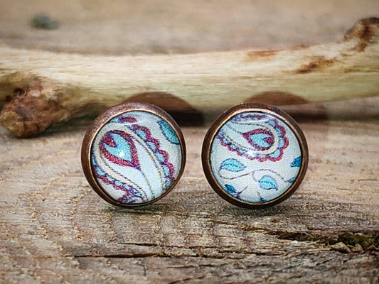 Clous d'oreille, cabochon de 6mm de diamètre en résine sur imprimé, fait main