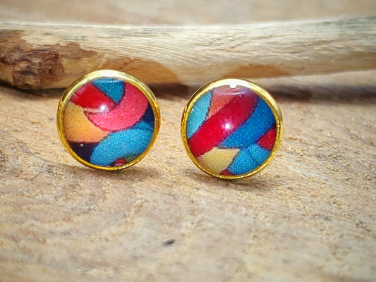 Clous d'oreille, acier inoxydable, cabochon de 6mm de diamètre en résine sur imprimé, motif asymétrique, fait main