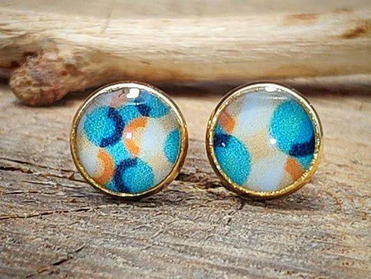 Clous d'oreille, acier inoxydable, cabochon de 6mm de diamètre en résine sur imprimé, fait main