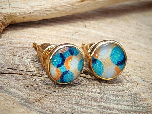 Clous d'oreille, acier inoxydable, cabochon de 6mm de diamètre en résine sur imprimé, fait main