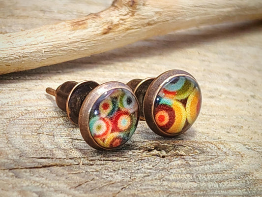 Clous d'oreille, cabochon de 6mm de diamètre en résine sur imprimé, fait main