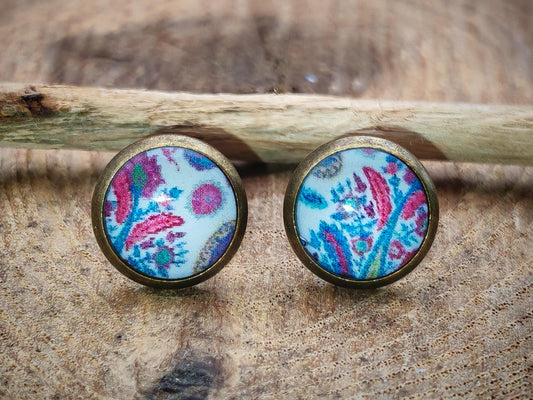 Clous d'oreille, cabochon de 8mm de diamètre en résine sur imprimé, motif asymétrique, fait main